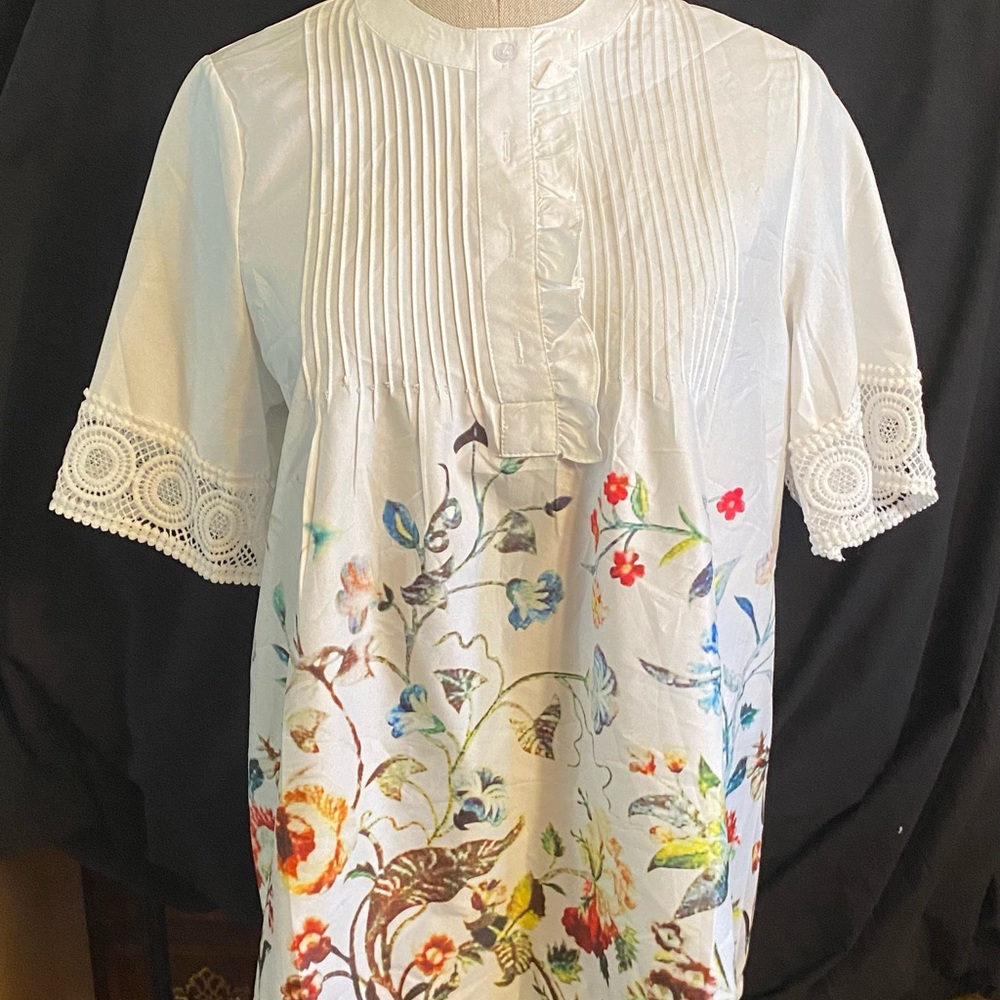 Medium Floral Boarder Print Blouse